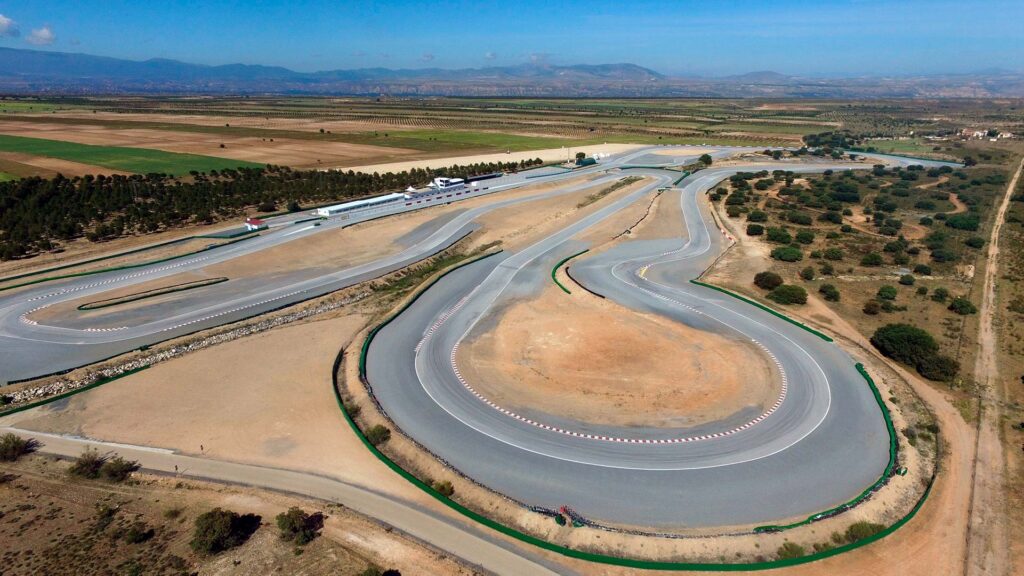 Evento deportivo en el circuito de coches de Guadix